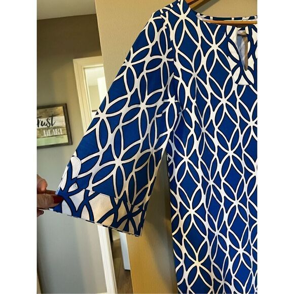 Crown & Ivy Women’s Size Small Shift Dress Royal Blue Geometric Print 3/4 Sleeve - Picture 3 of 7